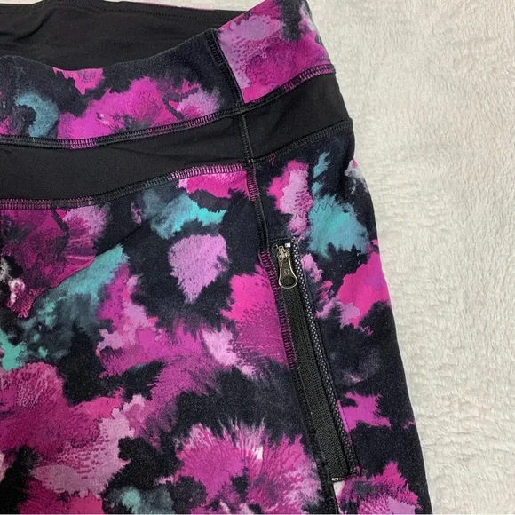 Lululemon purple floral leggings size 10 with mesh detail and zipper pockets - Picture 5 of 9